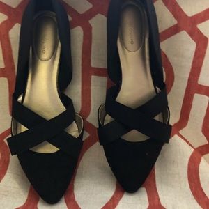 Beautiful black flats by Bandolino strappy